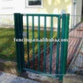 puerta con bisagras vertical revestida de pvc para jardín